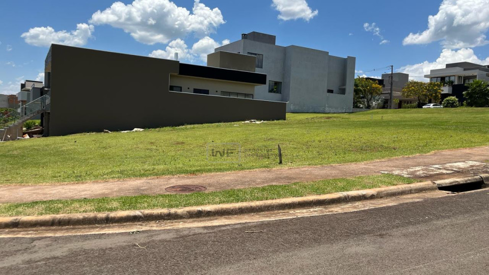 Terreno no Condominío Parque Tauá - Tangará