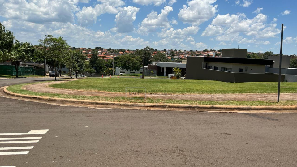 Terreno no Condominío Parque Tauá - Tangará
