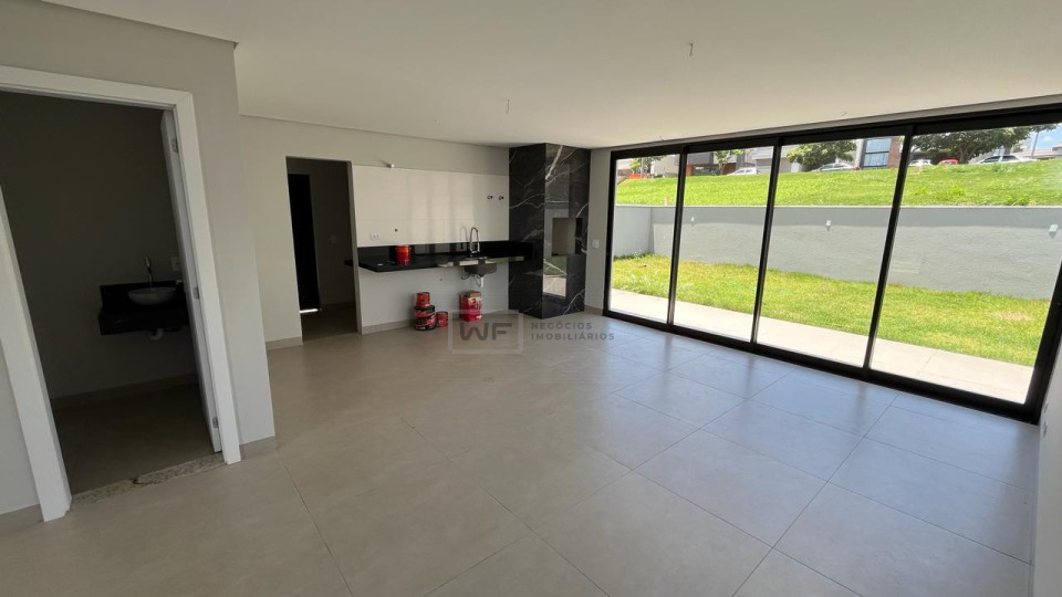 Casa no Condomínio Parque Tauá - Araçari