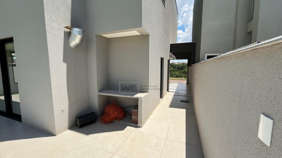 Casa no Condomínio Parque Tauá - Araçari