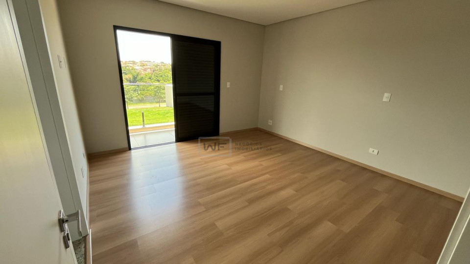 Casa no Condomínio Parque Tauá - Araçari