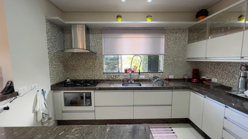 Casa a venda - Condomínio Sun Lake