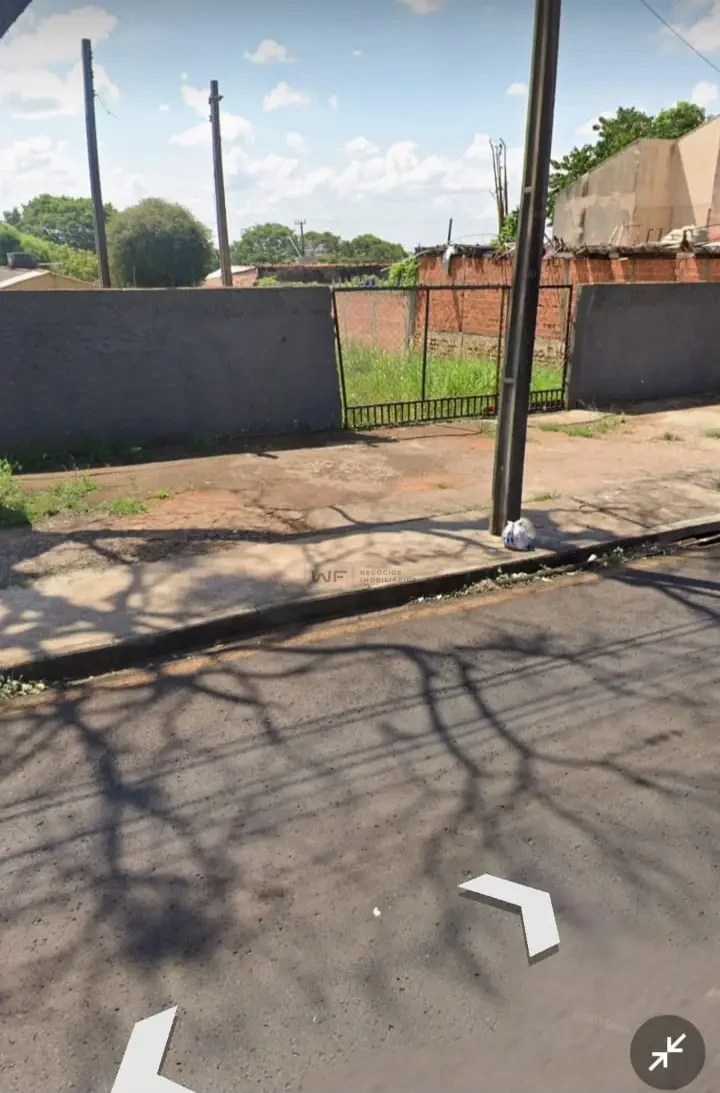 Terrenos 300m² cada - A Venda - Jardim do Sol