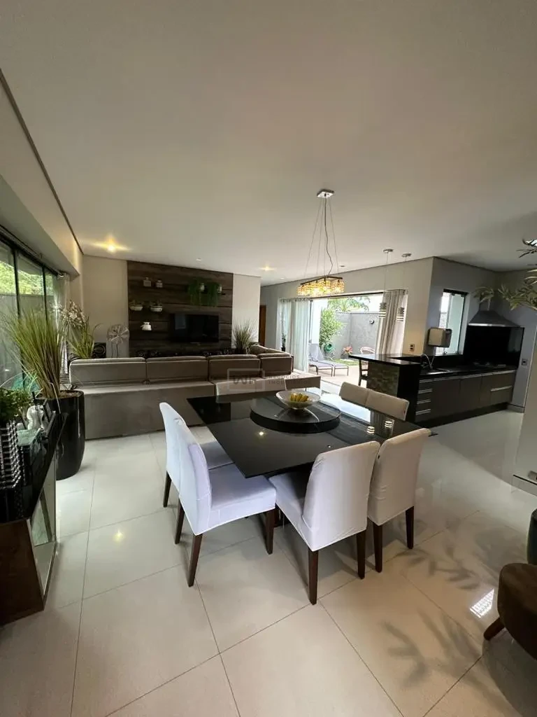 Casa no Condomínio Royal Forest