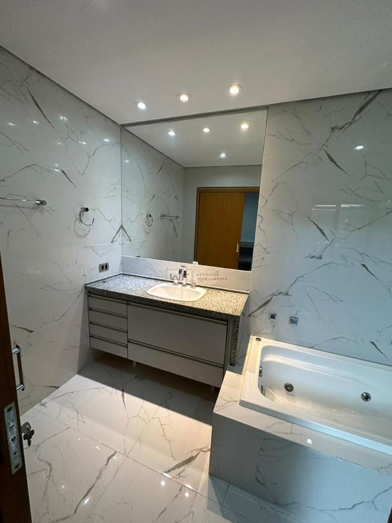 Casa no Condomínio Royal Forest